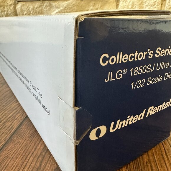 Collectors's series XIV JLG 1850SJ Ultra Boom 1/32 Scale Diecast - Picture 7 of 9